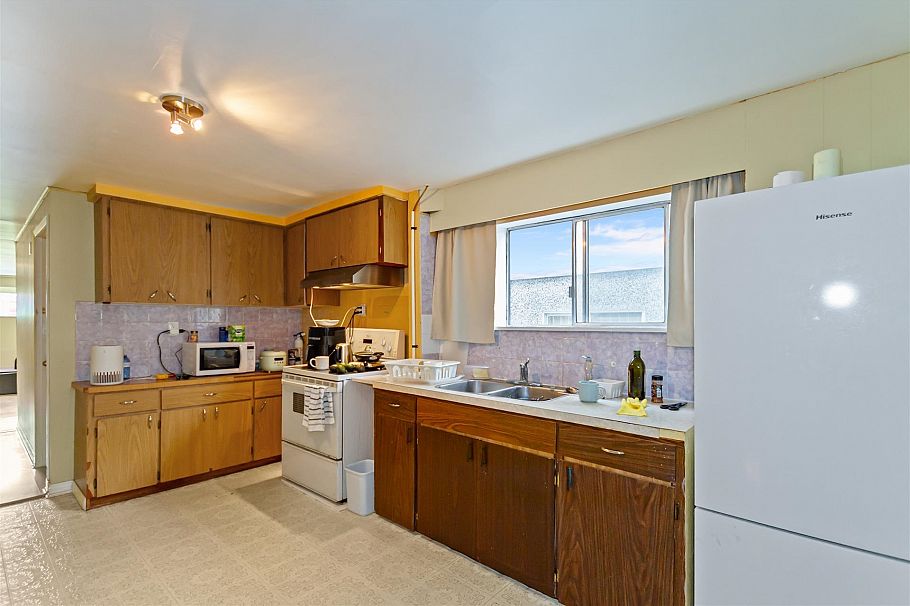 1615 Adanac Street Vancouver, BC - 17