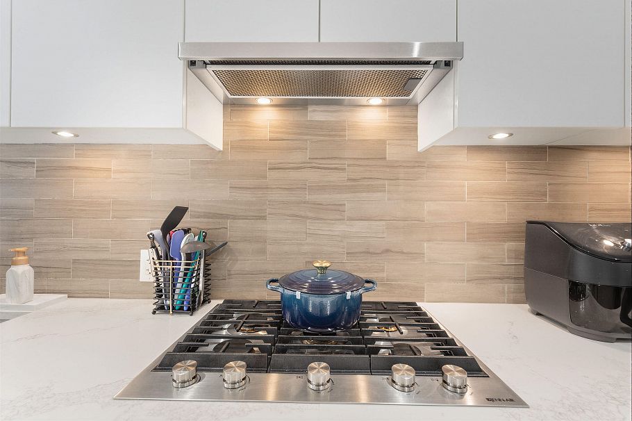 613 3451 Sawmill Crescent Vancouver, BC - 3