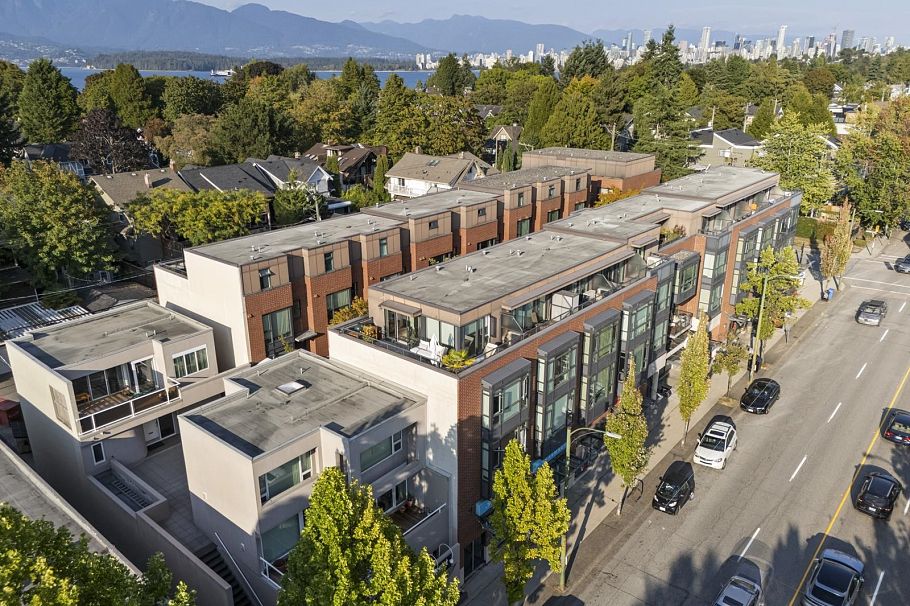 211 1961 Collingwood Street Vancouver, BC - 35