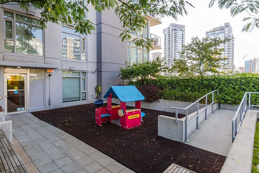 701 1133 Homer Street Vancouver, BC - 9