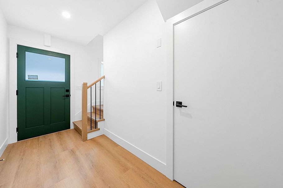 2526 Mcgill Street Vancouver, BC - 5