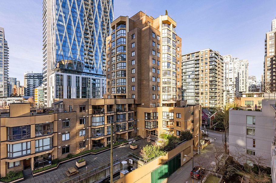 701 1133 Homer Street Vancouver, BC - 3