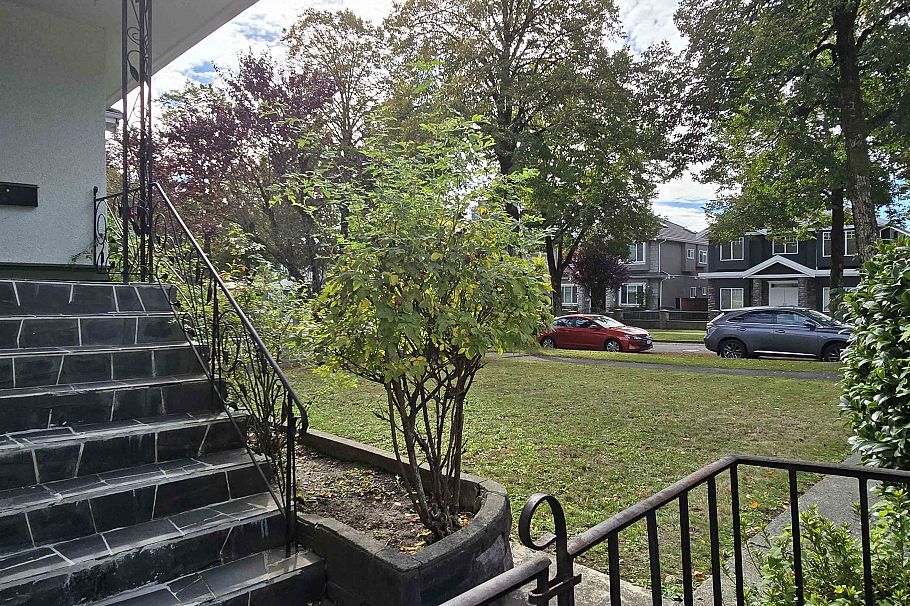 3369 Price Street Vancouver, BC - 4