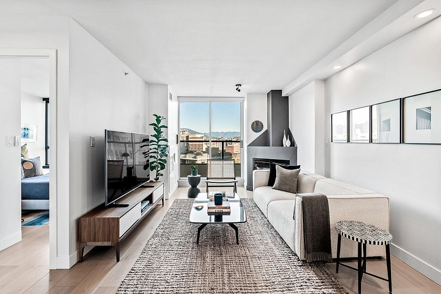 907 63 Keefer Place Vancouver, BC - 1