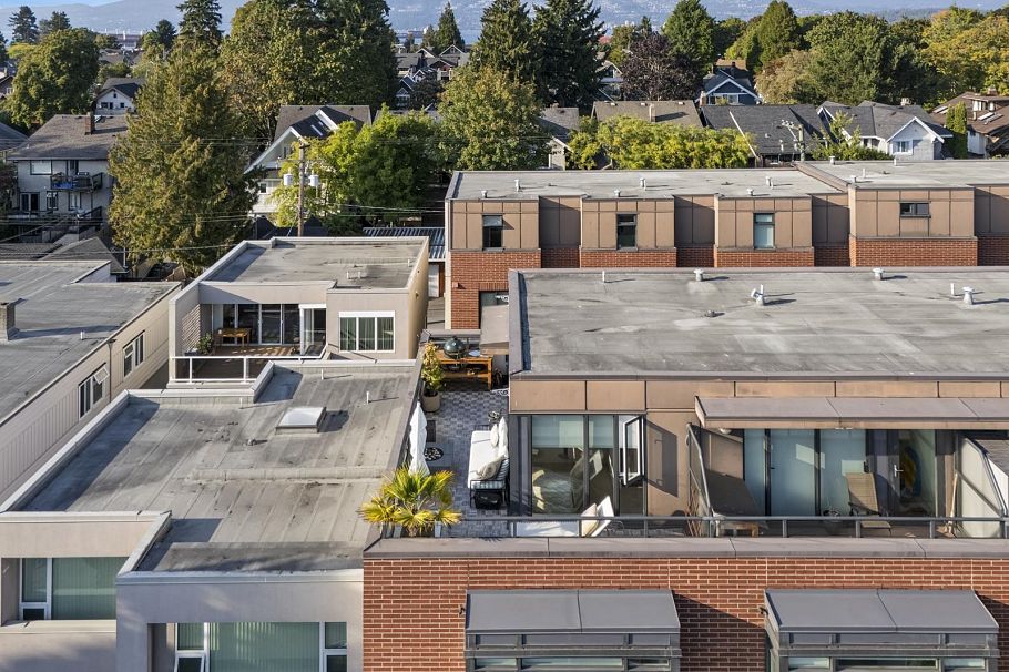 211 1961 Collingwood Street Vancouver, BC - 36