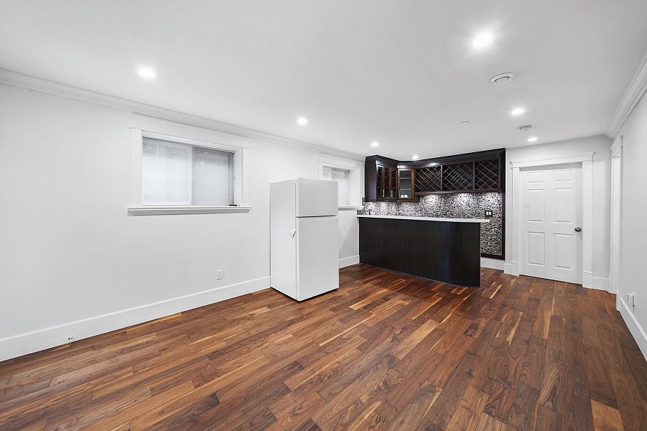 3339 W 27th Avenue Vancouver, BC - 30