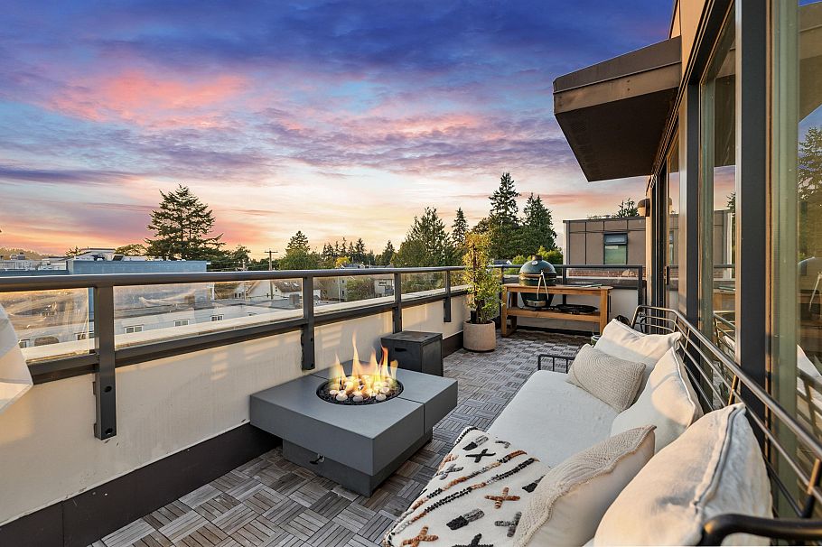 211 1961 Collingwood Street Vancouver, BC - 2