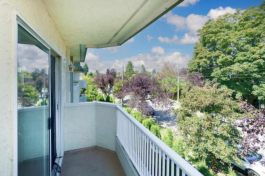 301 458 E 43rd Avenue Vancouver, BC - 12