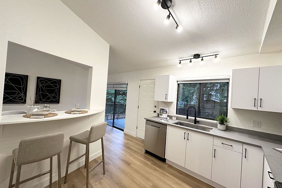 1777 Caledonia Avenue North Vancouver, BC - 6