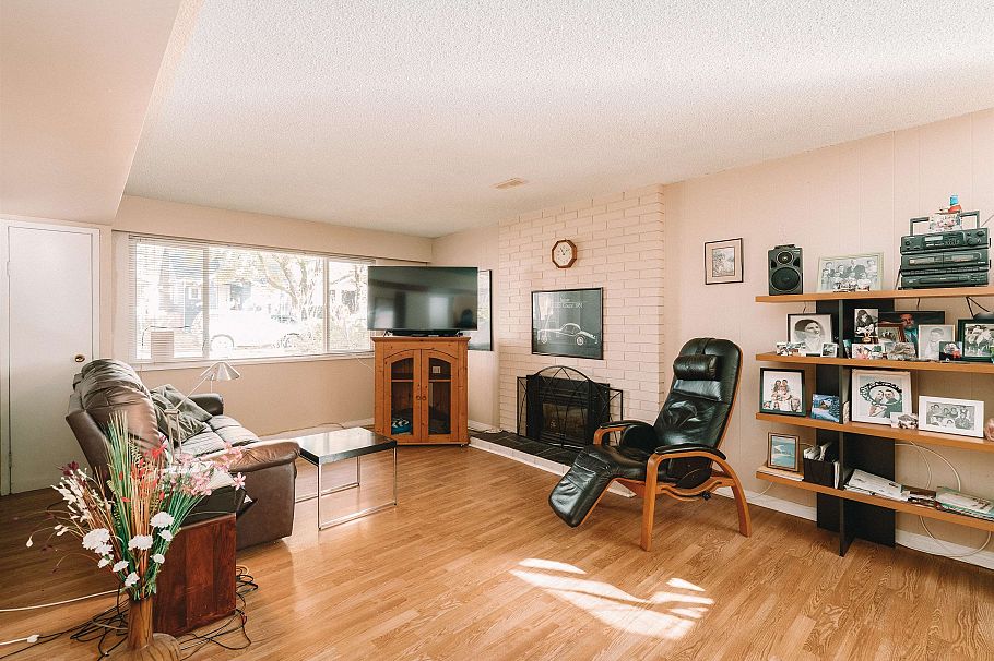 2618 W 15th Avenue Vancouver, BC - 24