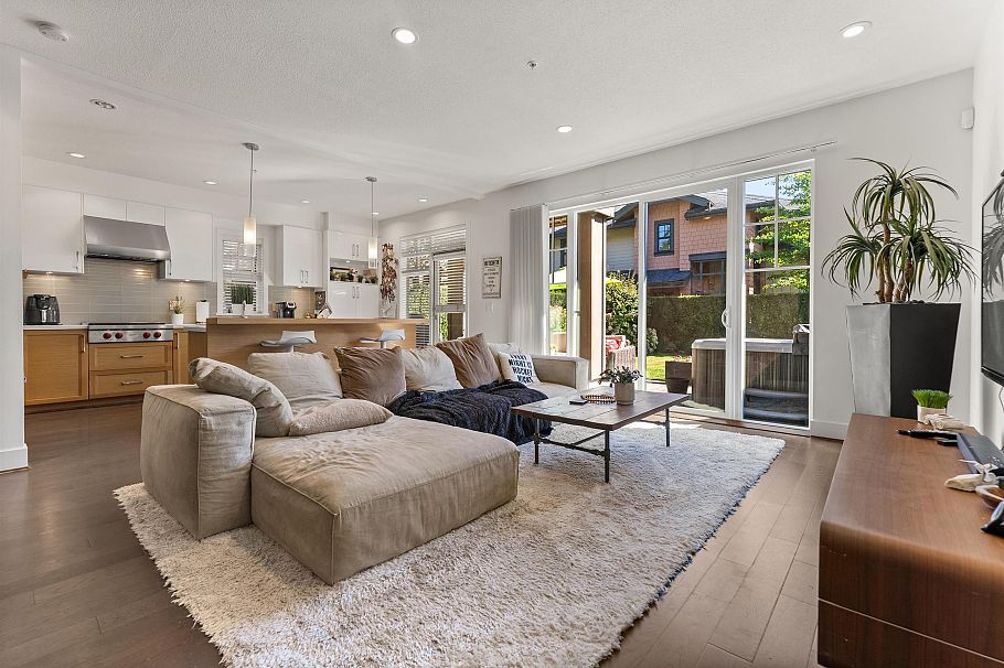 41 3639 Aldercrest Drive North Vancouver, BC - 9