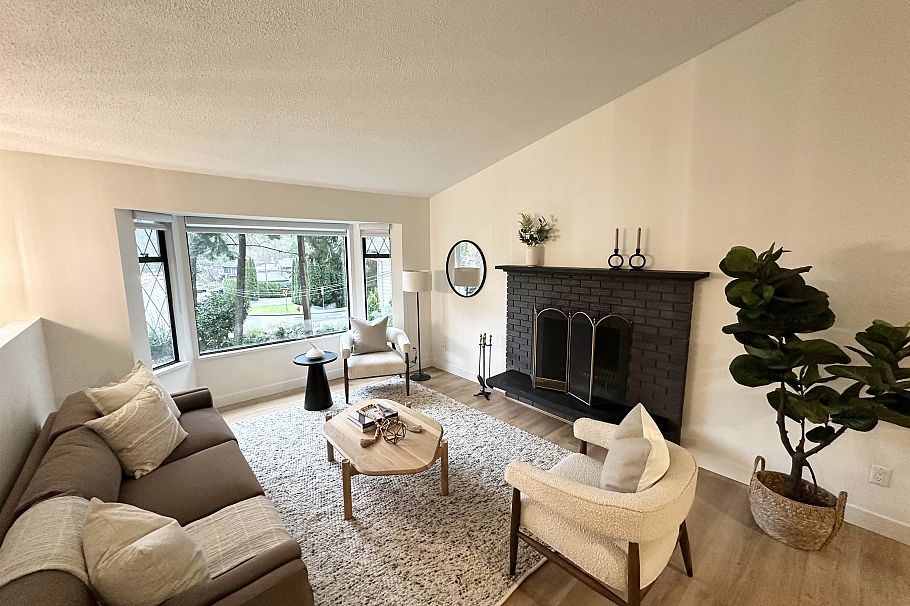 1777 Caledonia Avenue North Vancouver, BC - 1