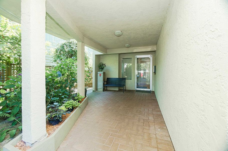 301 458 E 43rd Avenue Vancouver, BC - 3