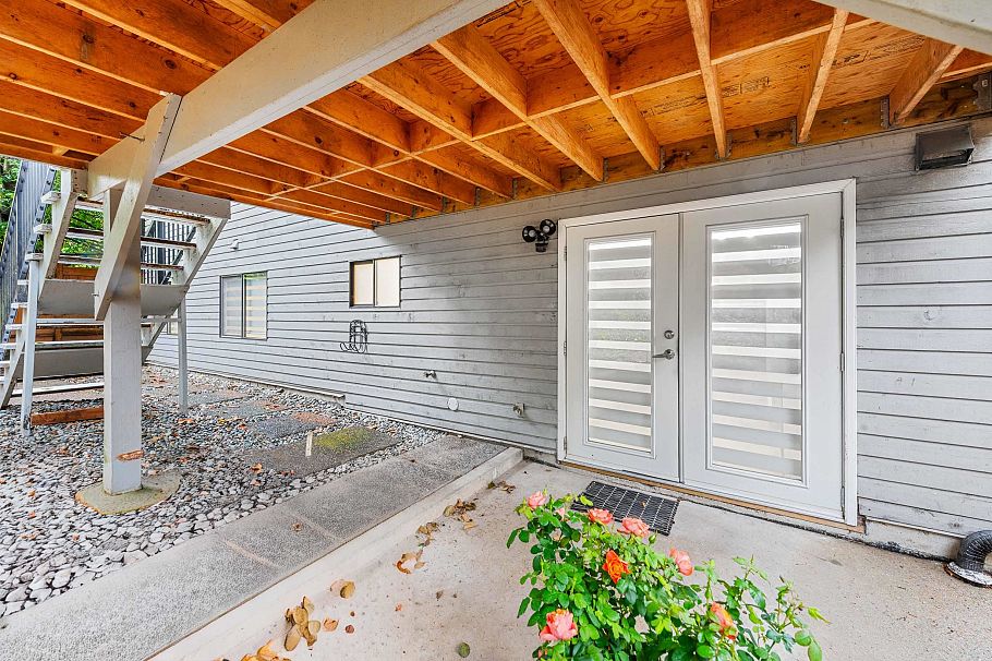 1777 Caledonia Avenue North Vancouver, BC - 26