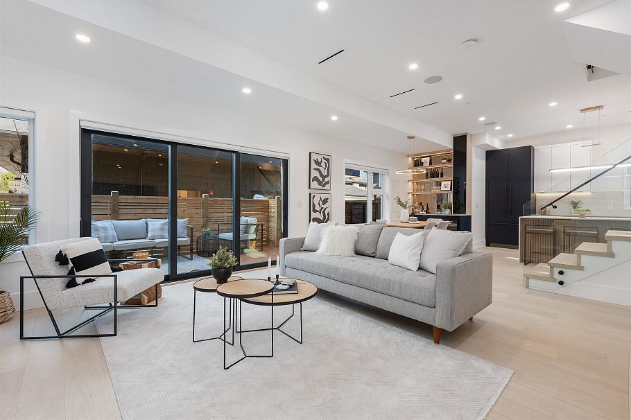 4 373 E 33rd Avenue Vancouver, BC - 1