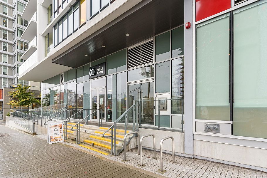 607 1788 Columbia Street Vancouver, BC - 3