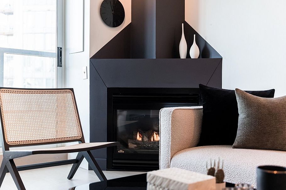 907 63 Keefer Place Vancouver, BC - 3