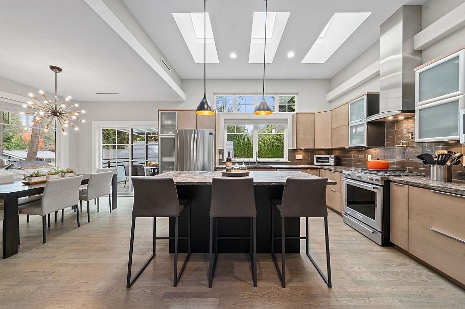 2140 Pemberton Avenue North Vancouver, BC - 4