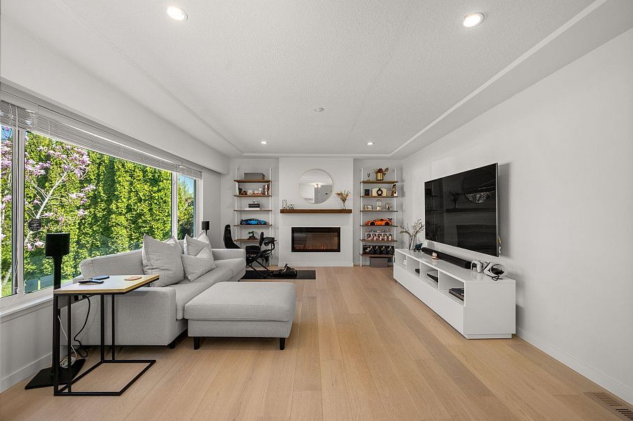 2566 Mcbain Avenue Vancouver, BC - 2