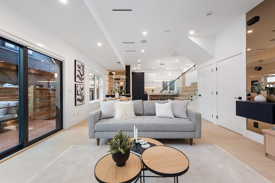 4 373 E 33rd Avenue Vancouver, BC - 4