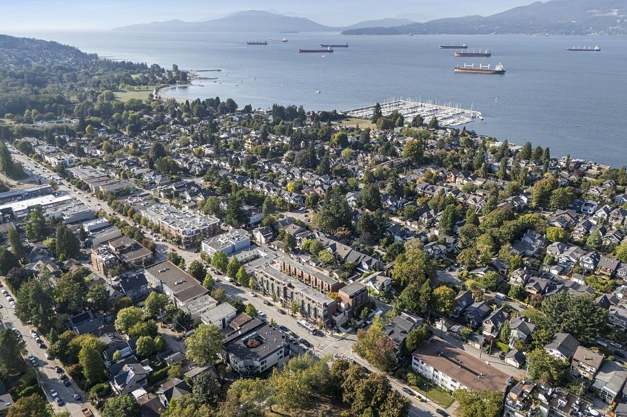 211 1961 Collingwood Street Vancouver, BC - 34