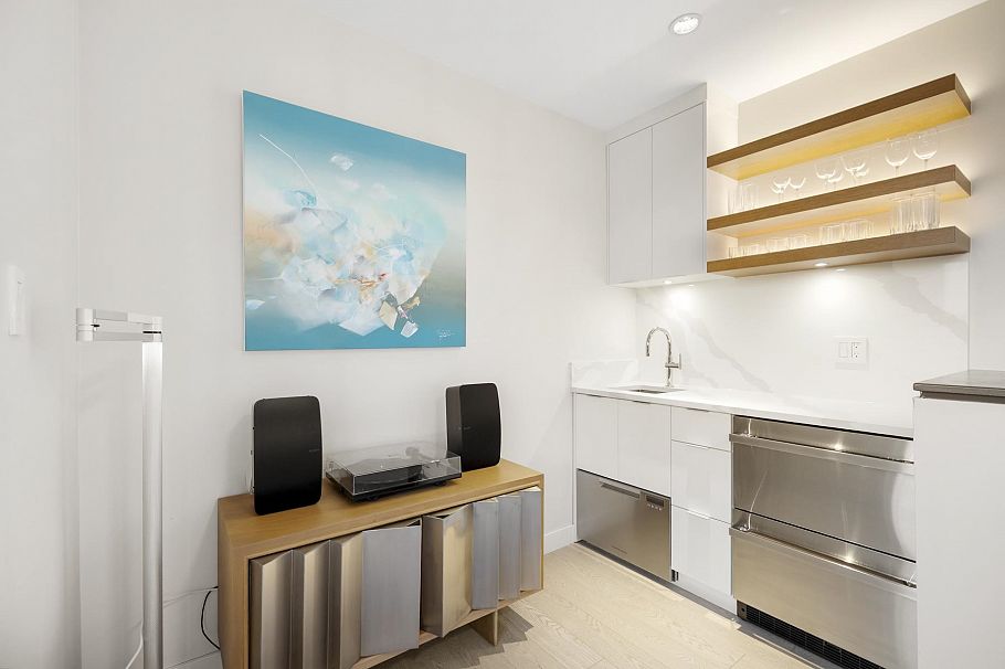 211 1961 Collingwood Street Vancouver, BC - 16