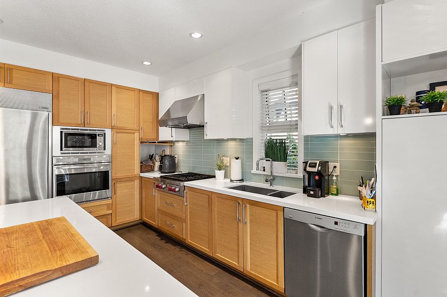 41 3639 Aldercrest Drive North Vancouver, BC - 17