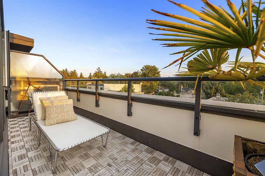 211 1961 Collingwood Street Vancouver, BC - 22