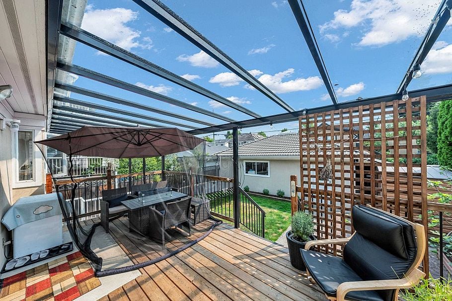 2848 W 20th Avenue Vancouver, BC - 2