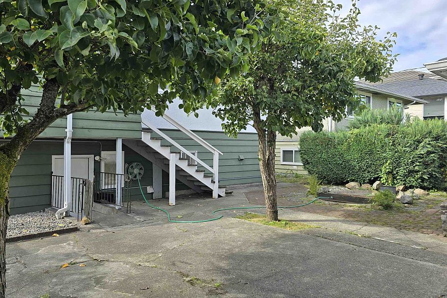 3369 Price Street Vancouver, BC - 3