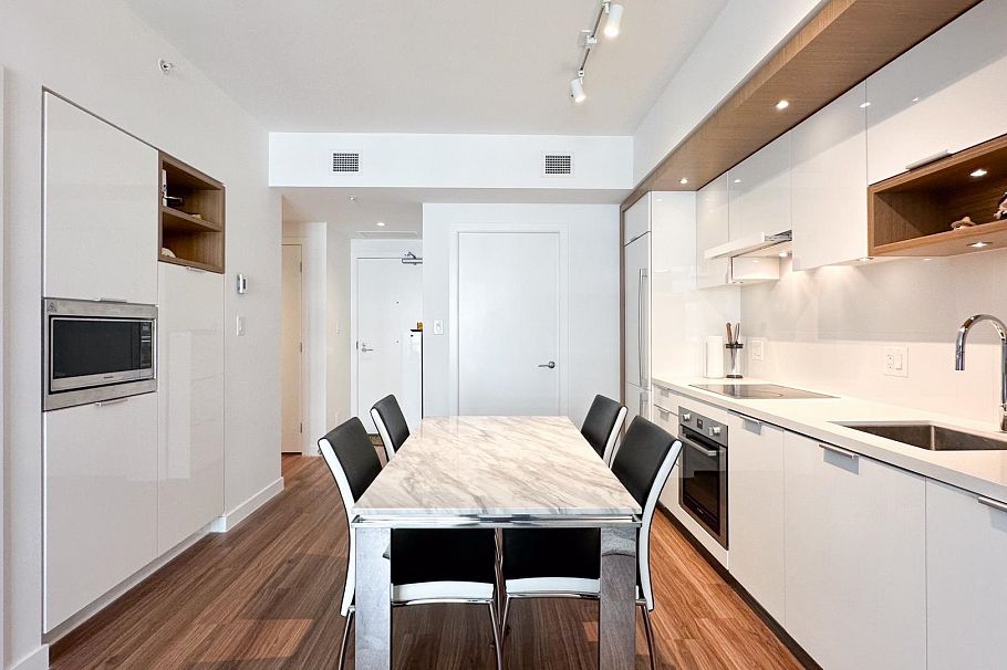 515 1661 Quebec Street Vancouver, BC - 9