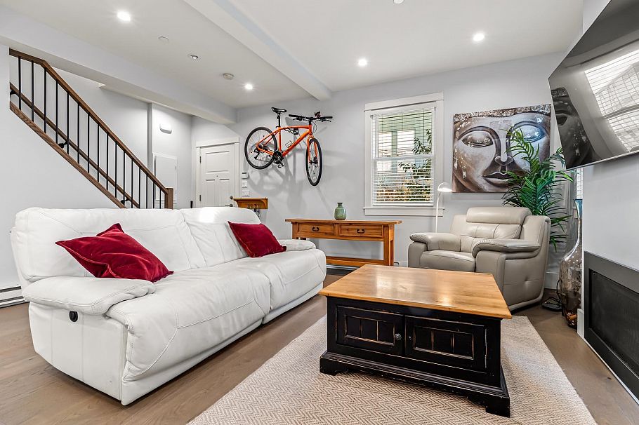 437 Vernon Drive Vancouver, BC - 8