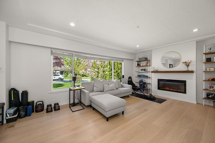 2566 Mcbain Avenue Vancouver, BC - 3