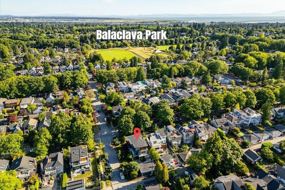 3011 W 27th Avenue Vancouver, BC - 38