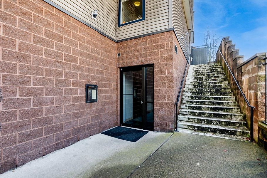 211 5625 Senlac Street Vancouver, BC - 6