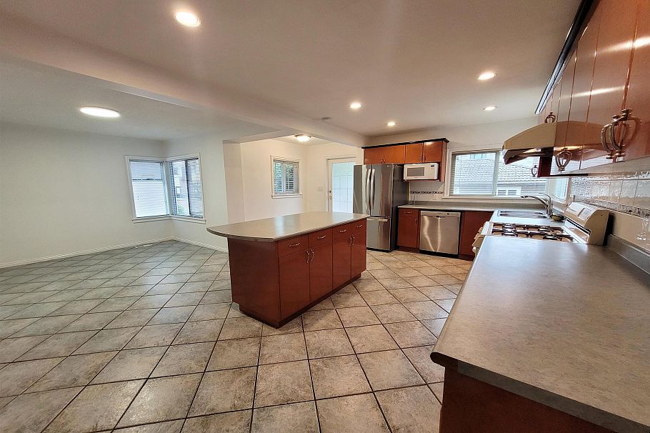 1467 W 58th Avenue Vancouver, BC - 6