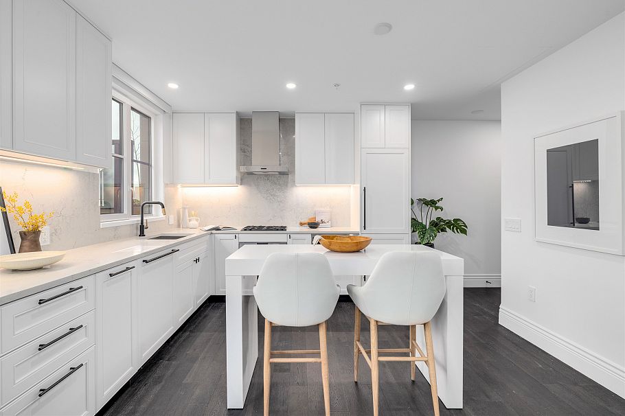 404 2096 W 47th Avenue Vancouver, BC - 3