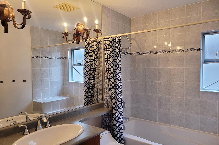 1467 W 58th Avenue Vancouver, BC - 8