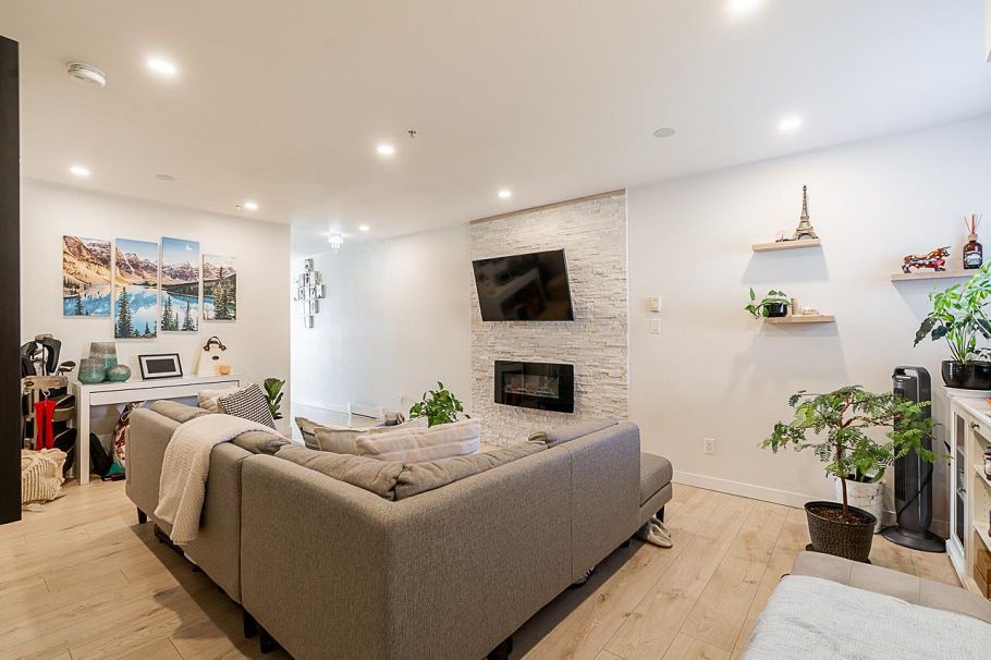 211 5625 Senlac Street Vancouver, BC - 1