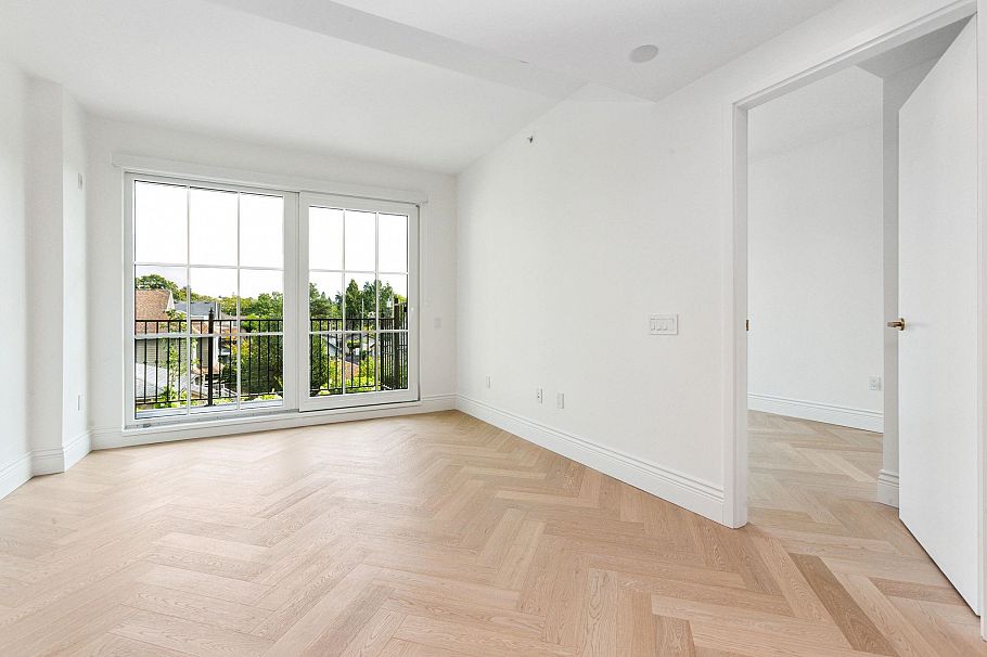 303 2096 W 47th Avenue Vancouver, BC - 5