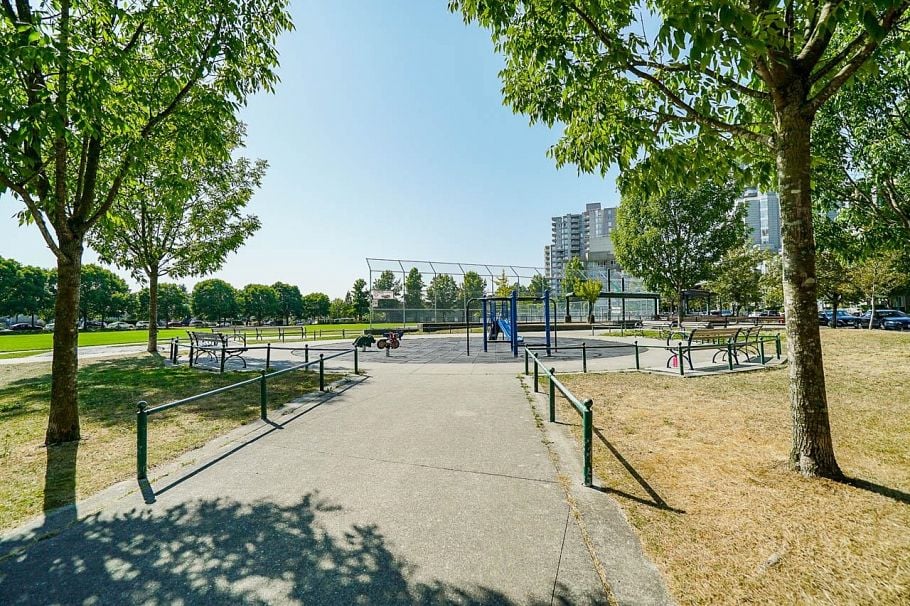 211 5625 Senlac Street Vancouver, BC - 39