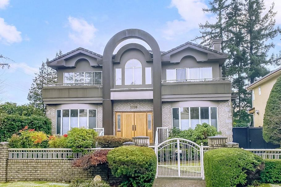 1028 W 51st Avenue Vancouver, BC - 1