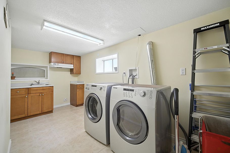 966 E 64th Avenue Vancouver, BC - 27