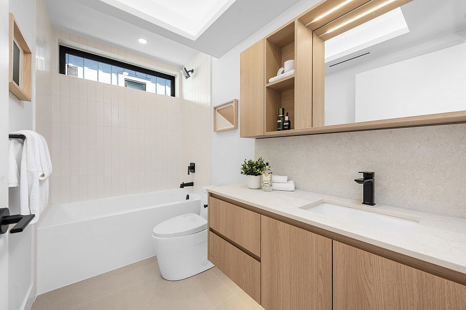 1 2626 W 41st Avenue Vancouver, BC - 16