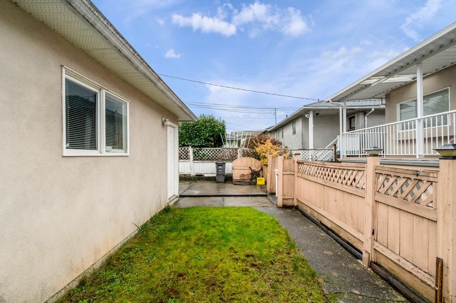 3632 E 28th Avenue Vancouver, BC - 27