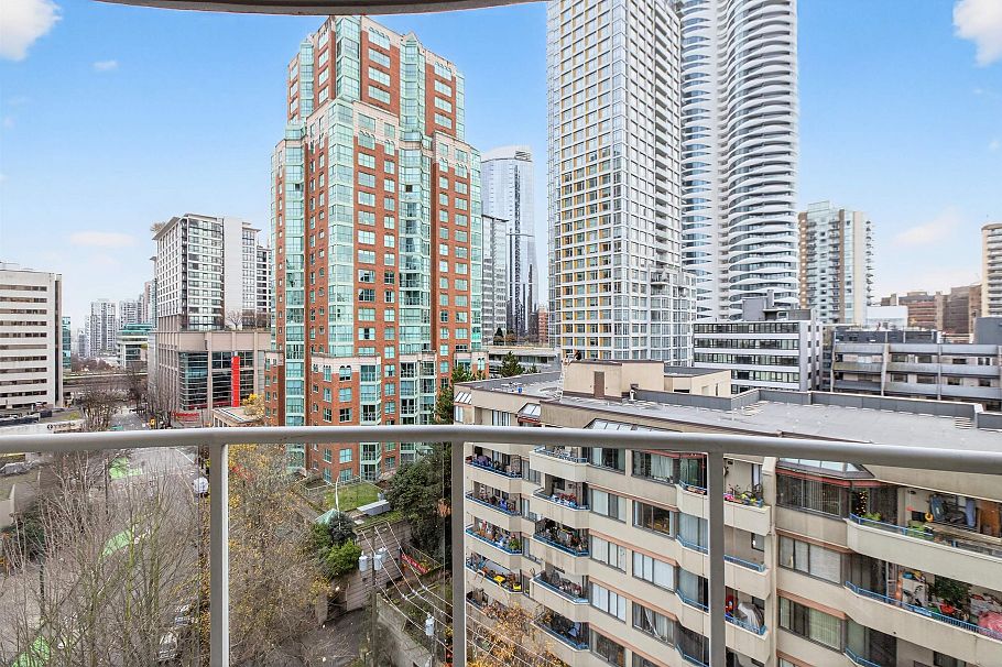 906 1050 Smithe Street Vancouver, BC - 26