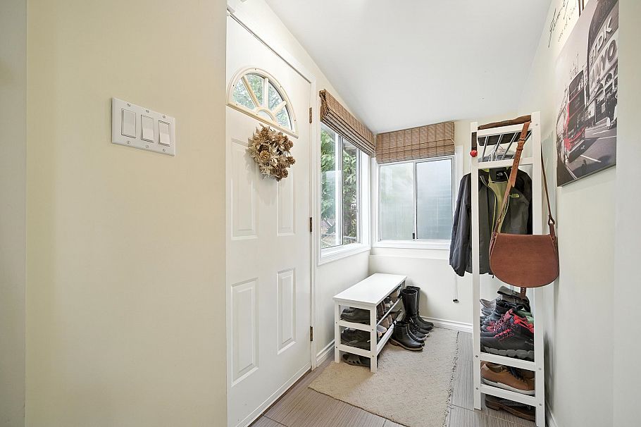 966 E 64th Avenue Vancouver, BC - 2