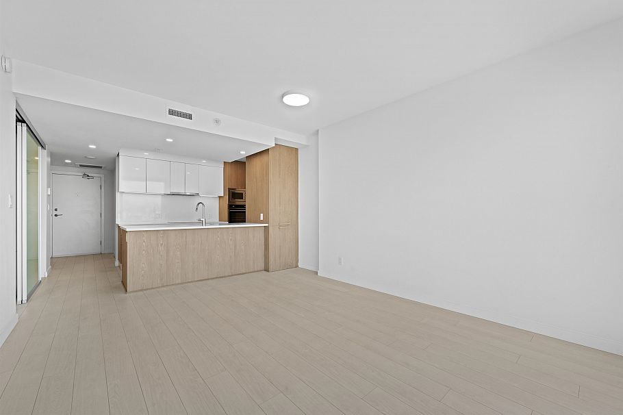 1812 285 E 10th Avenue Vancouver, BC - 5