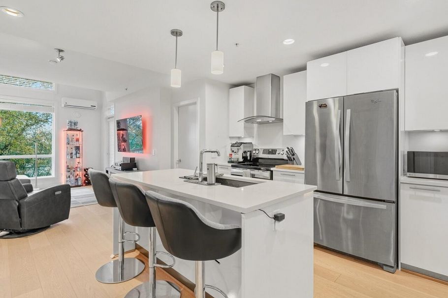 628 723 W 3rd Street North Vancouver, BC - 1