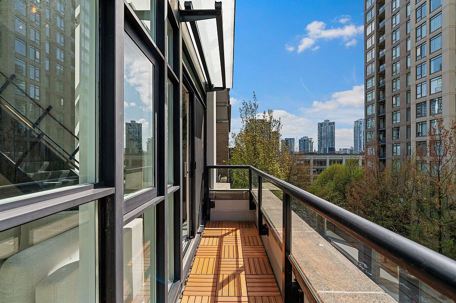 403 988 Richards Street Vancouver, BC - 22